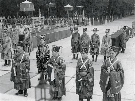 La rivolta dei Nguyễn: un conflitto familiare che scuote la monarchia vietnamita e apre le porte all'intervento francese